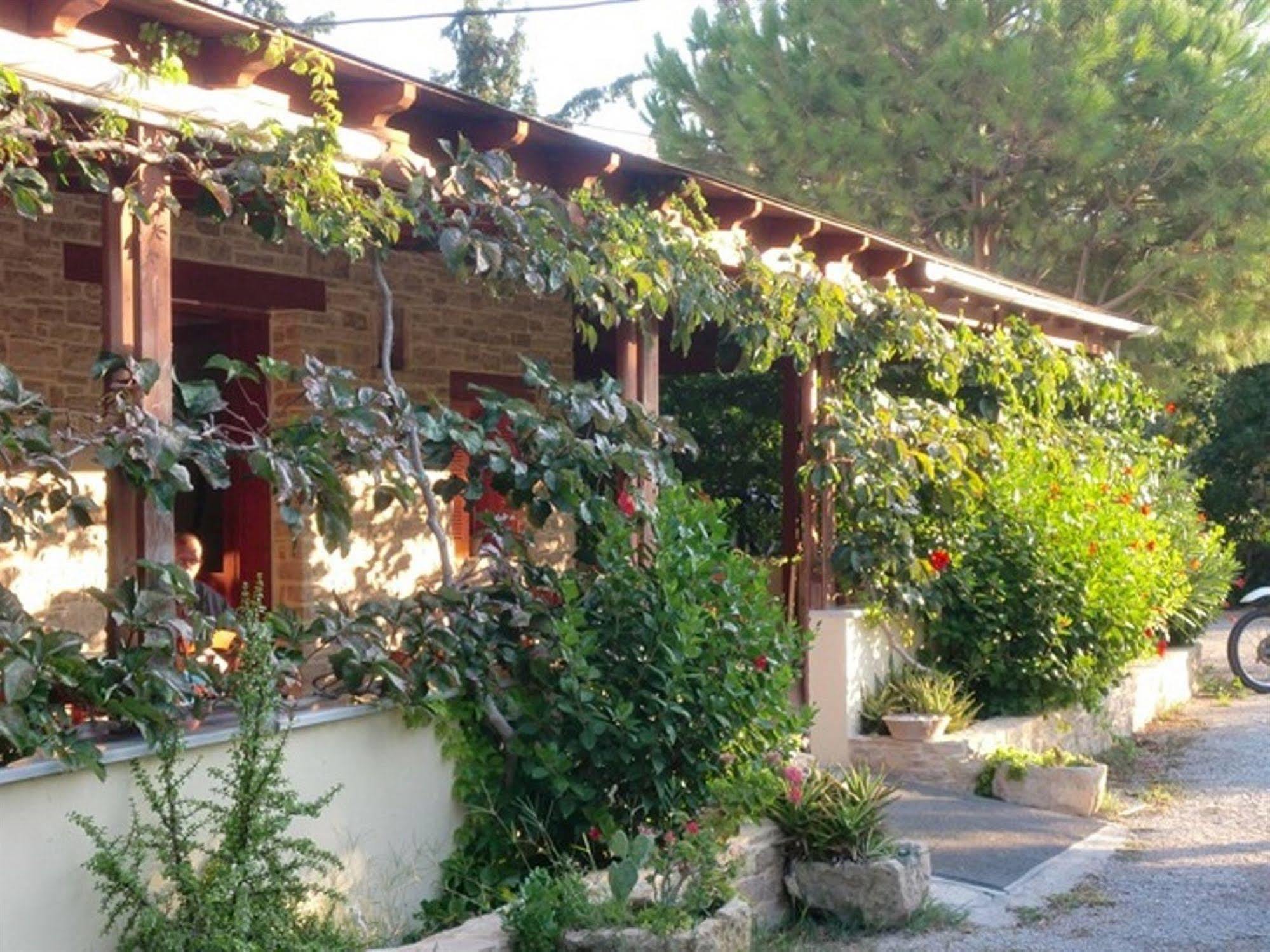 Hotel Neos Matala Kültér fotó